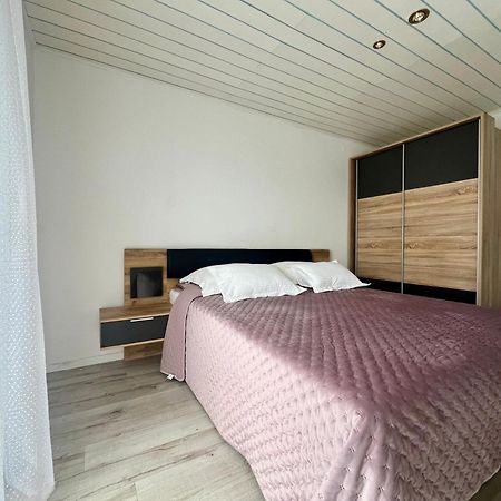 Apartments Rino Vodice Esterno foto