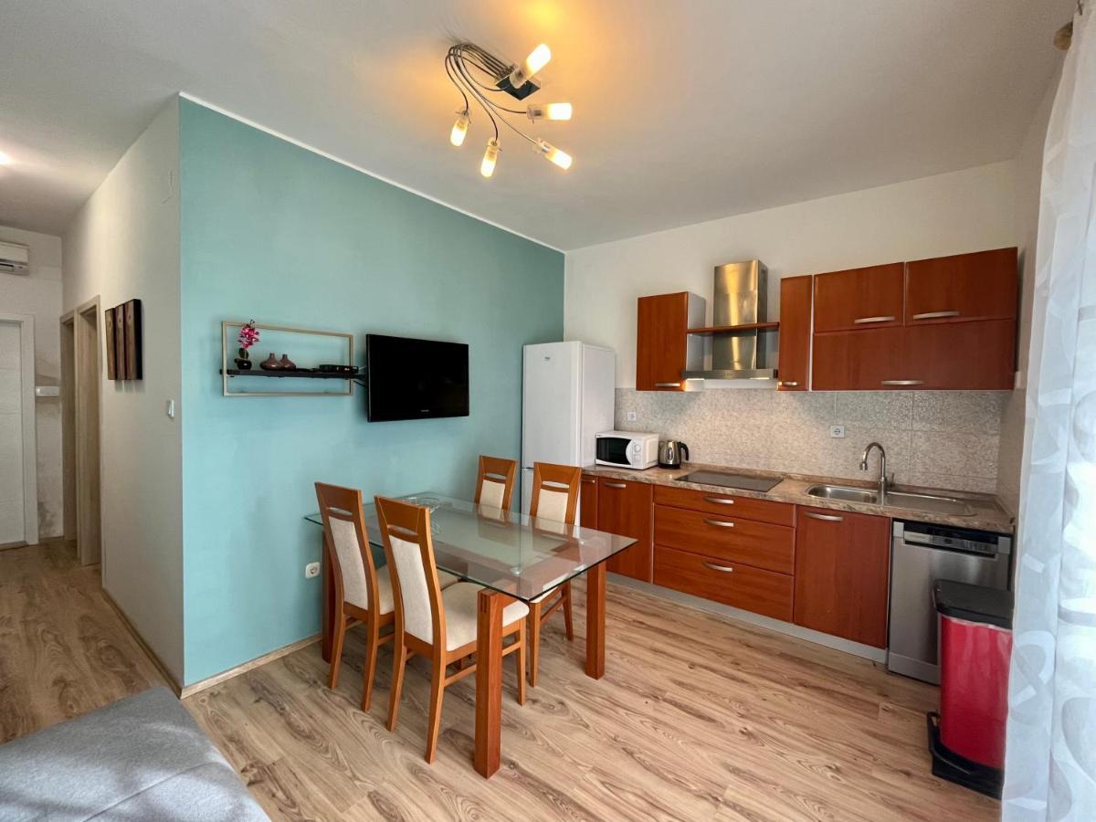Apartments Rino Vodice Esterno foto