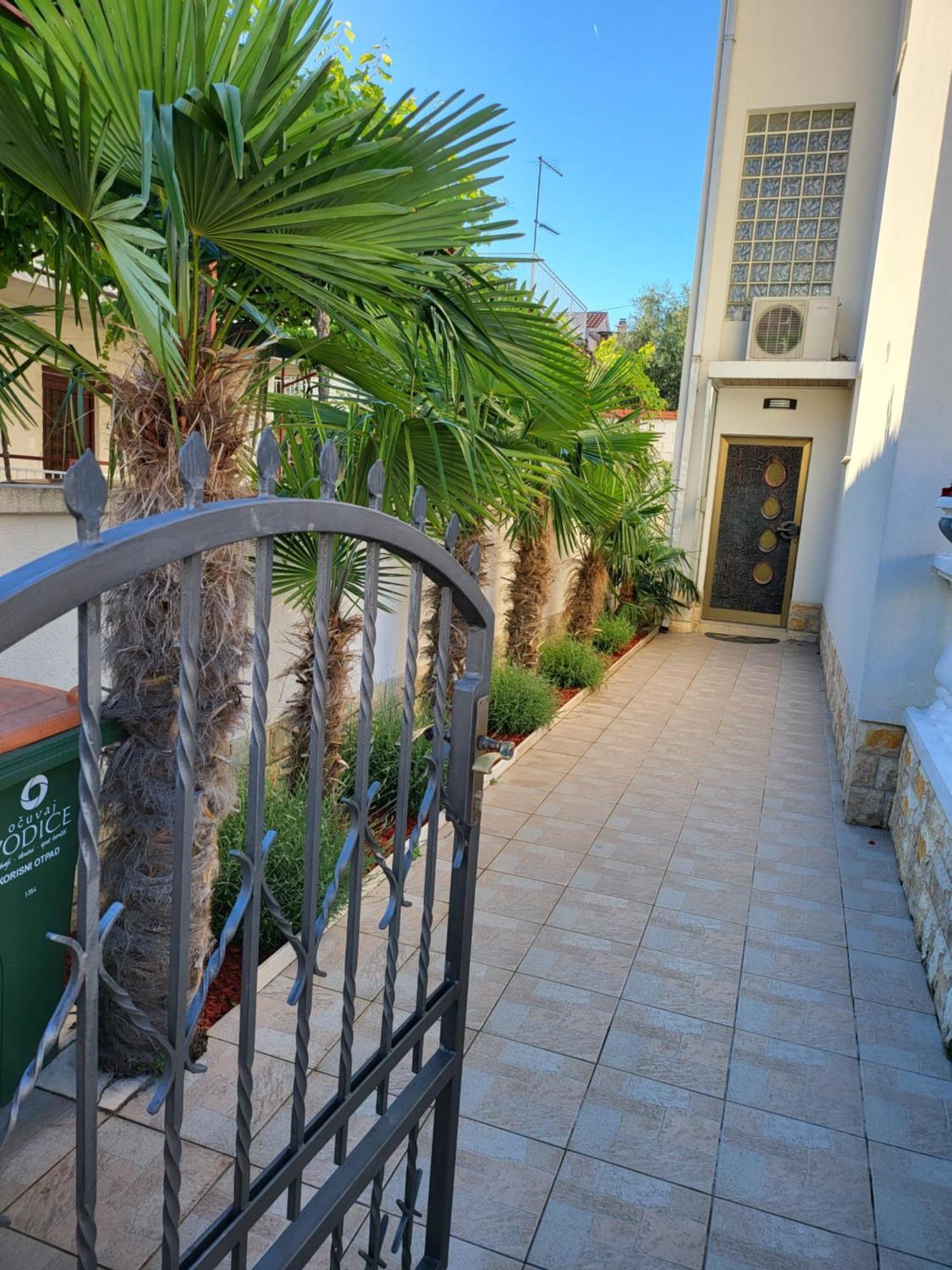 Apartments Rino Vodice Esterno foto