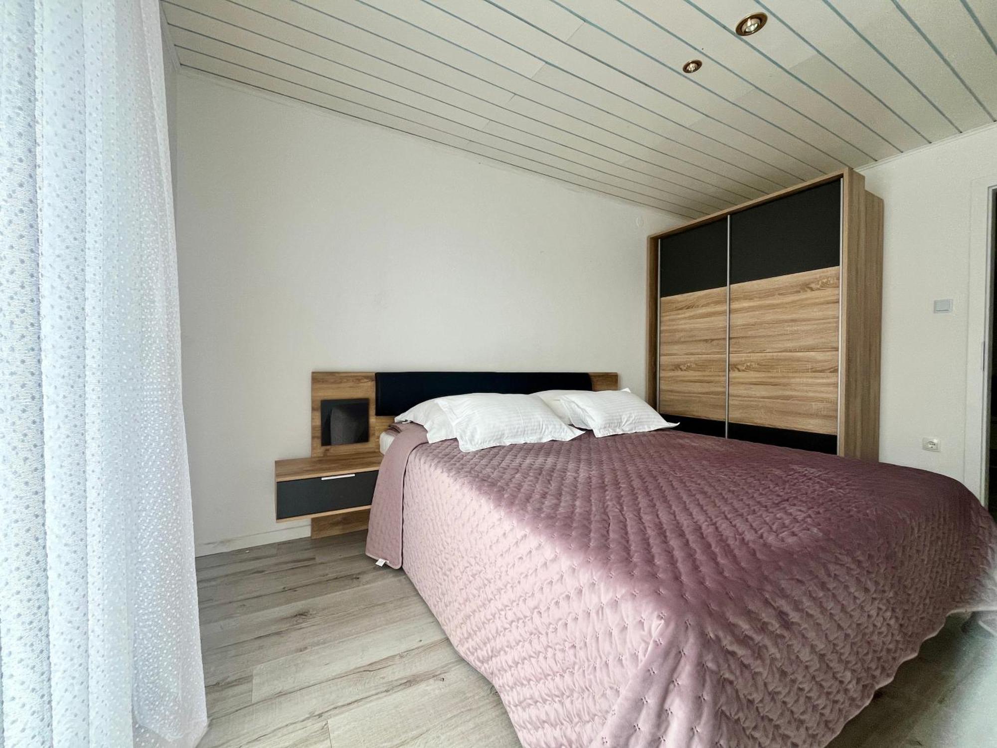 Apartments Rino Vodice Esterno foto